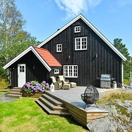 House With Own Jetty And Jacuzzi Near Langesund 別荘 *